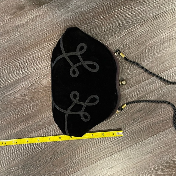 Liz Claiborn Back evening velvet clutch - Picture 4 of 10